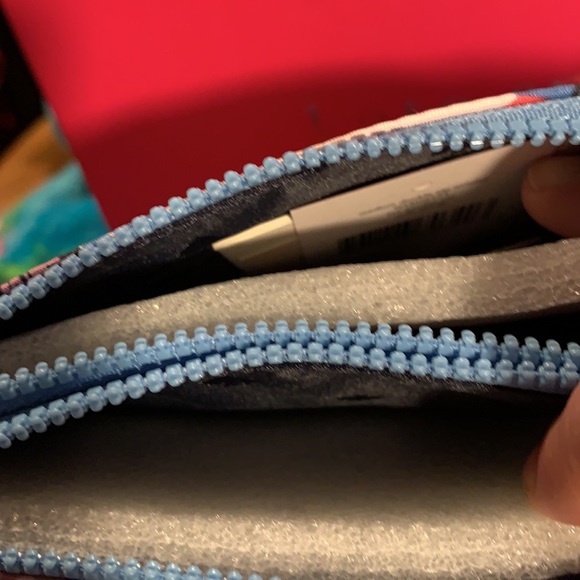 NWT! Kate spade Wristlet - Picture 9 of 16